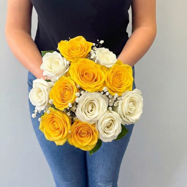12 MIXED ROSES (4 OPTIONS TO CHOOSE FROM)